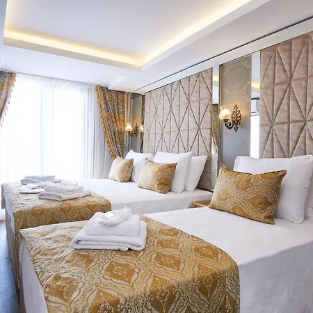 Sultan Suleyman Palace & Istambul